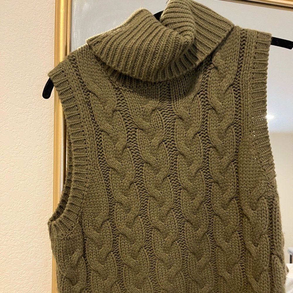 Sweater Vest